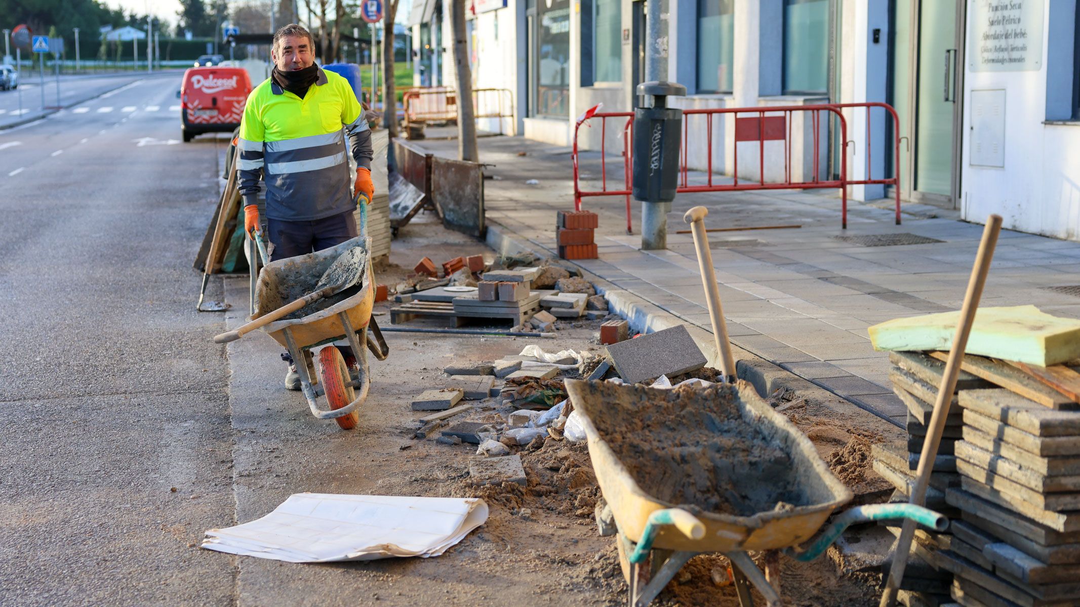Un trabajador del servicio de calas del Ayuntamiento de Jerez, en el que trabajó Manuel.