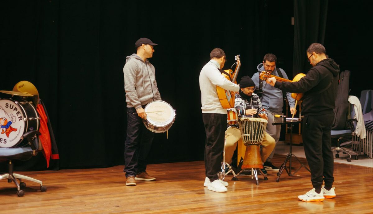 CHIRIGOTA JEREZ LOS QUE SE LO LLEVAN CALENTITO 01