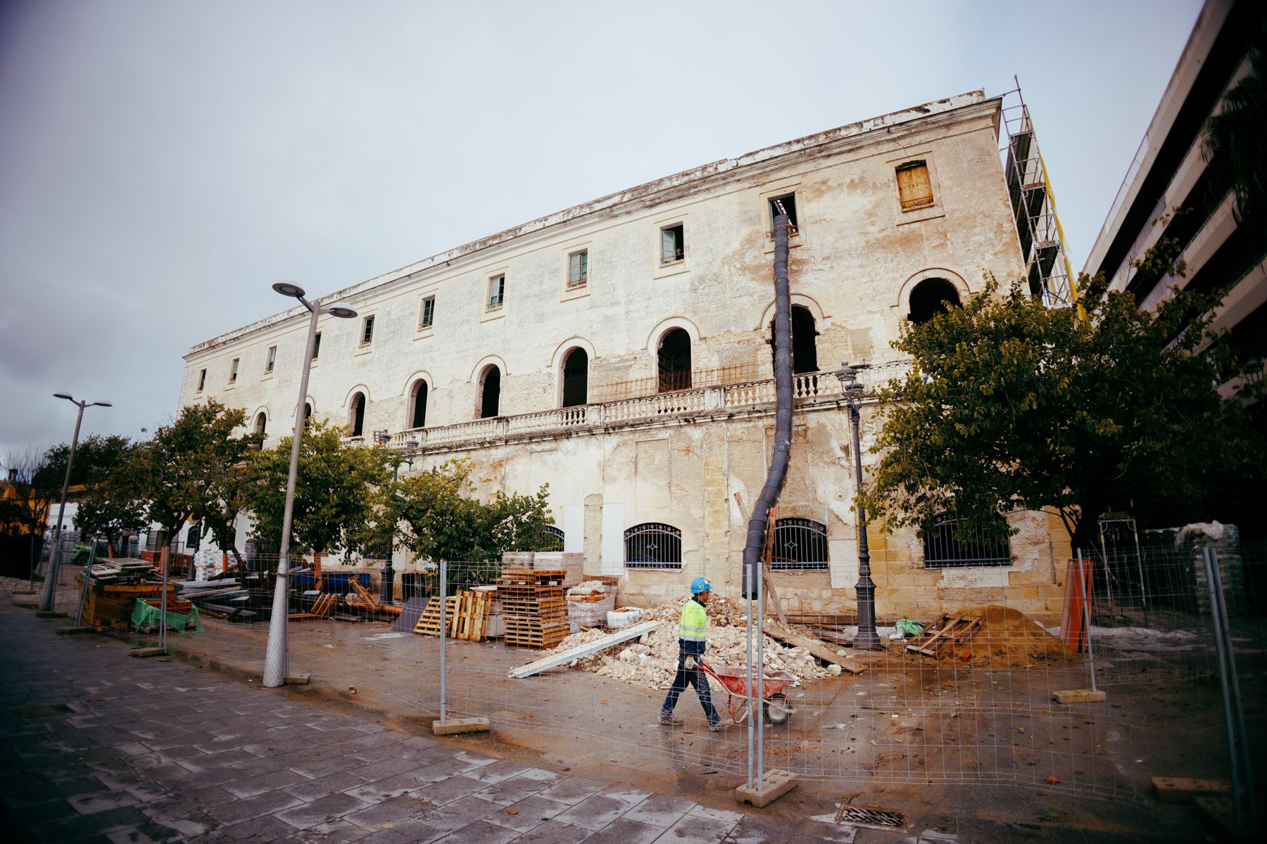 Así avanzan las obras en el antiguo Hospital San Juan de Dios en El Puerto. 