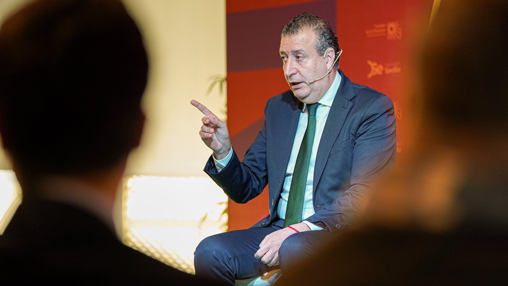 presentacion sevilla fitur turismo 2026 francisco javier fernandez presidente diputacion 27