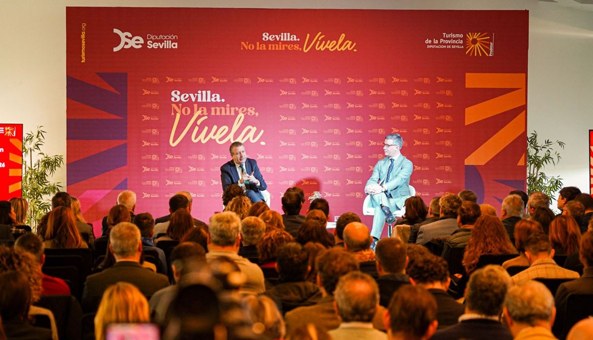 presentacion sevilla fitur turismo 2026 francisco javier fernandez presidente diputacion 32