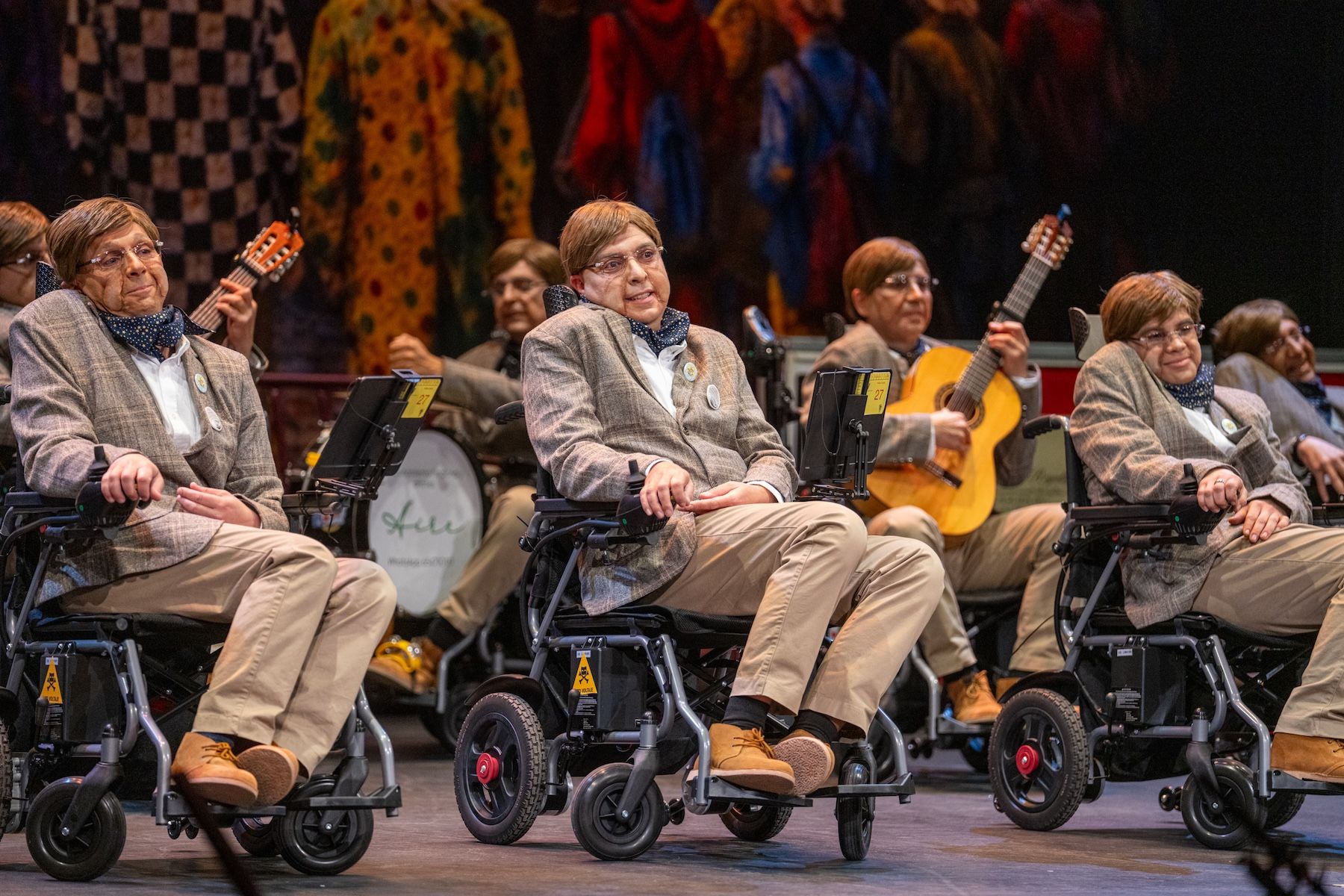 La chirigota Una chirigota en teoría, en las tablas del Falla.