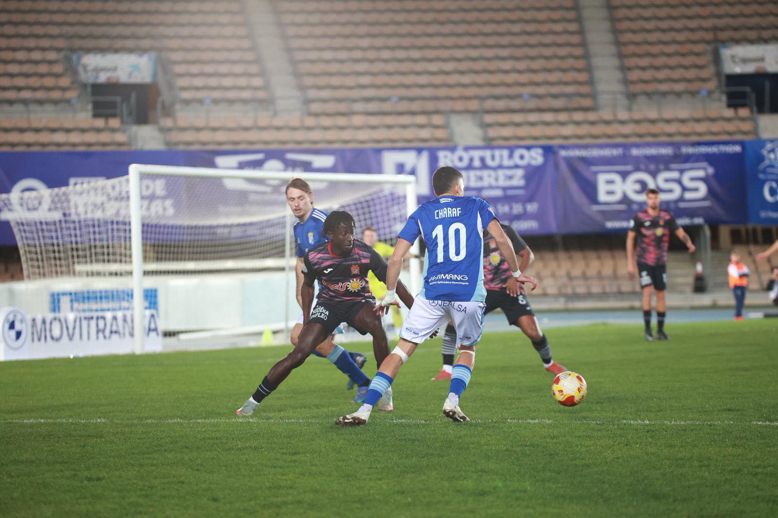 Un momento del partido entre el Xerez CD y el Águilas FC.