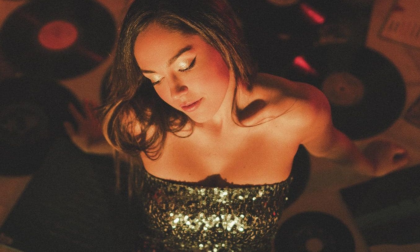 María Parrado presenta en Chiclana su nuevo álbum 'La niña que fui', un viaje a su madurez artística.