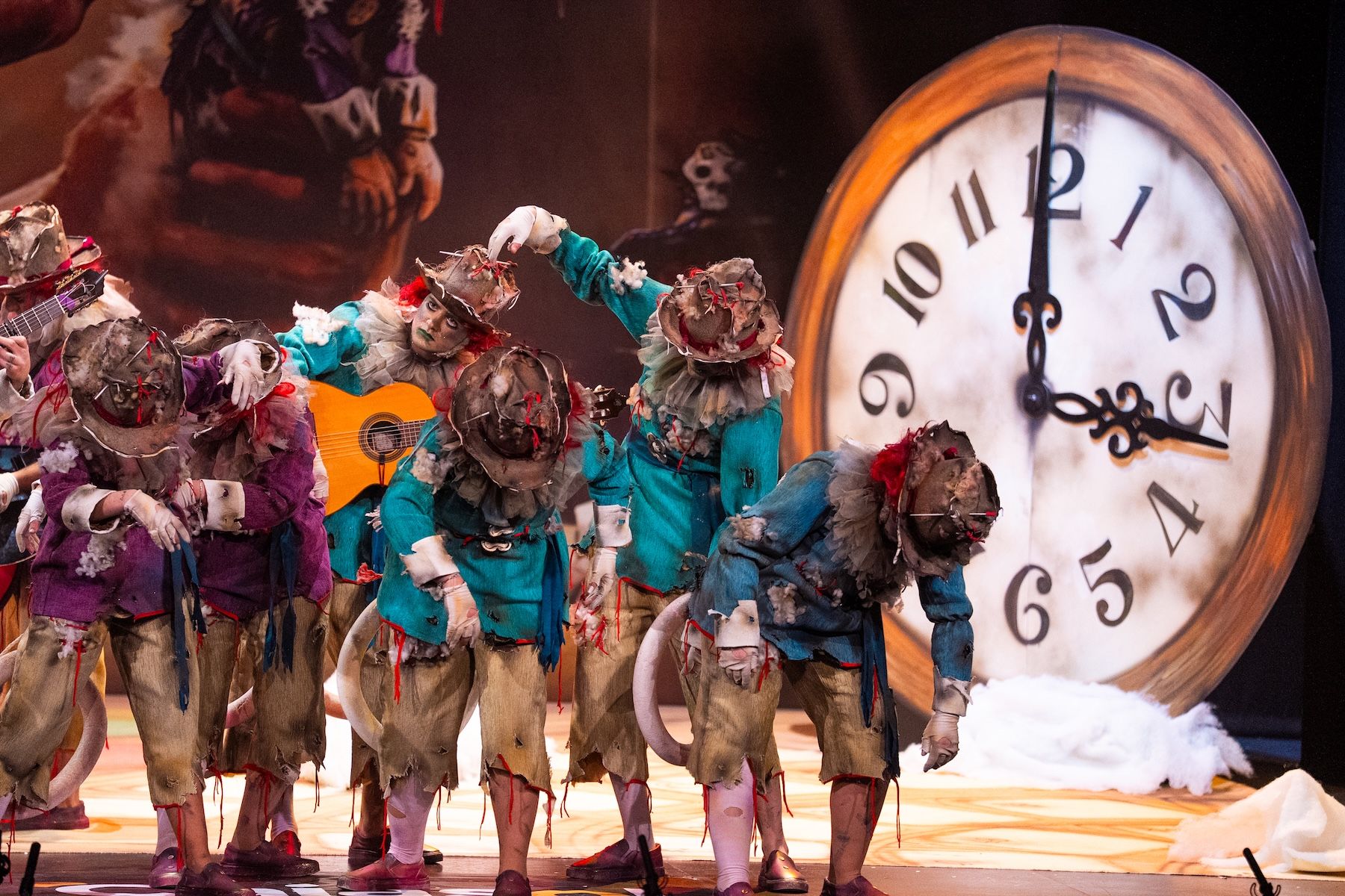 Actuación de la comparsa La Juguetería, el domingo.