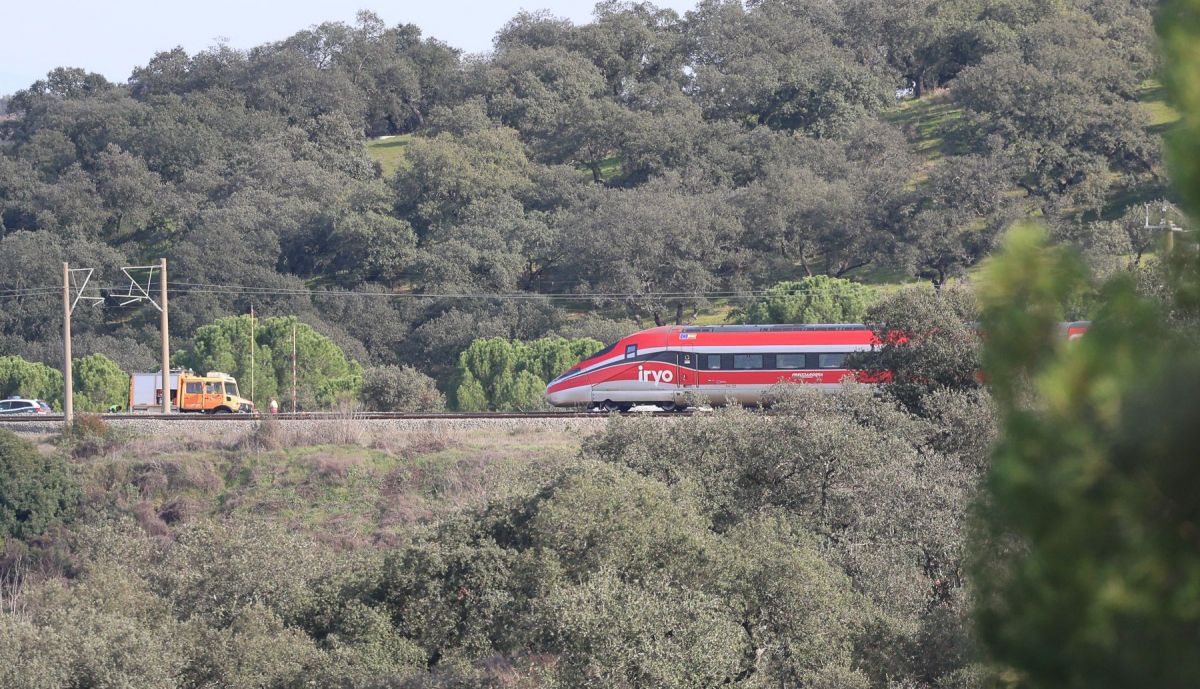 La angustiosa llamada del maquinista del Iryo tras descarrilar: "He sufrido  un enganchón, enviad equipos de emergencia"