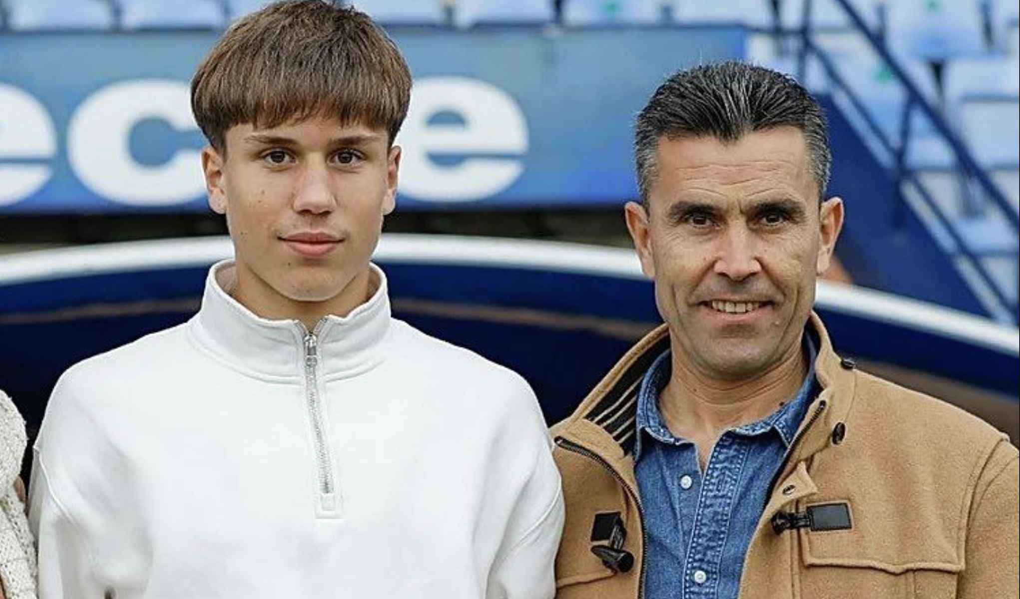 David Cordón, a la derecha, junto a su hijo Davinchi, jugador del Getafe.