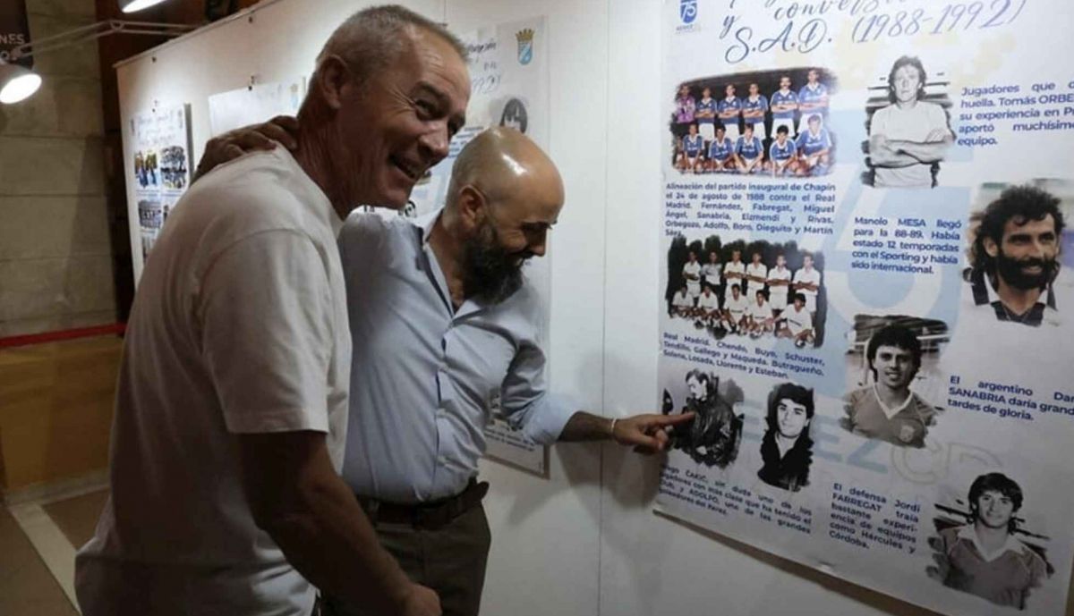 Drago Cakic, junto al presidente del Xerez CD, Juan Luis Gil.