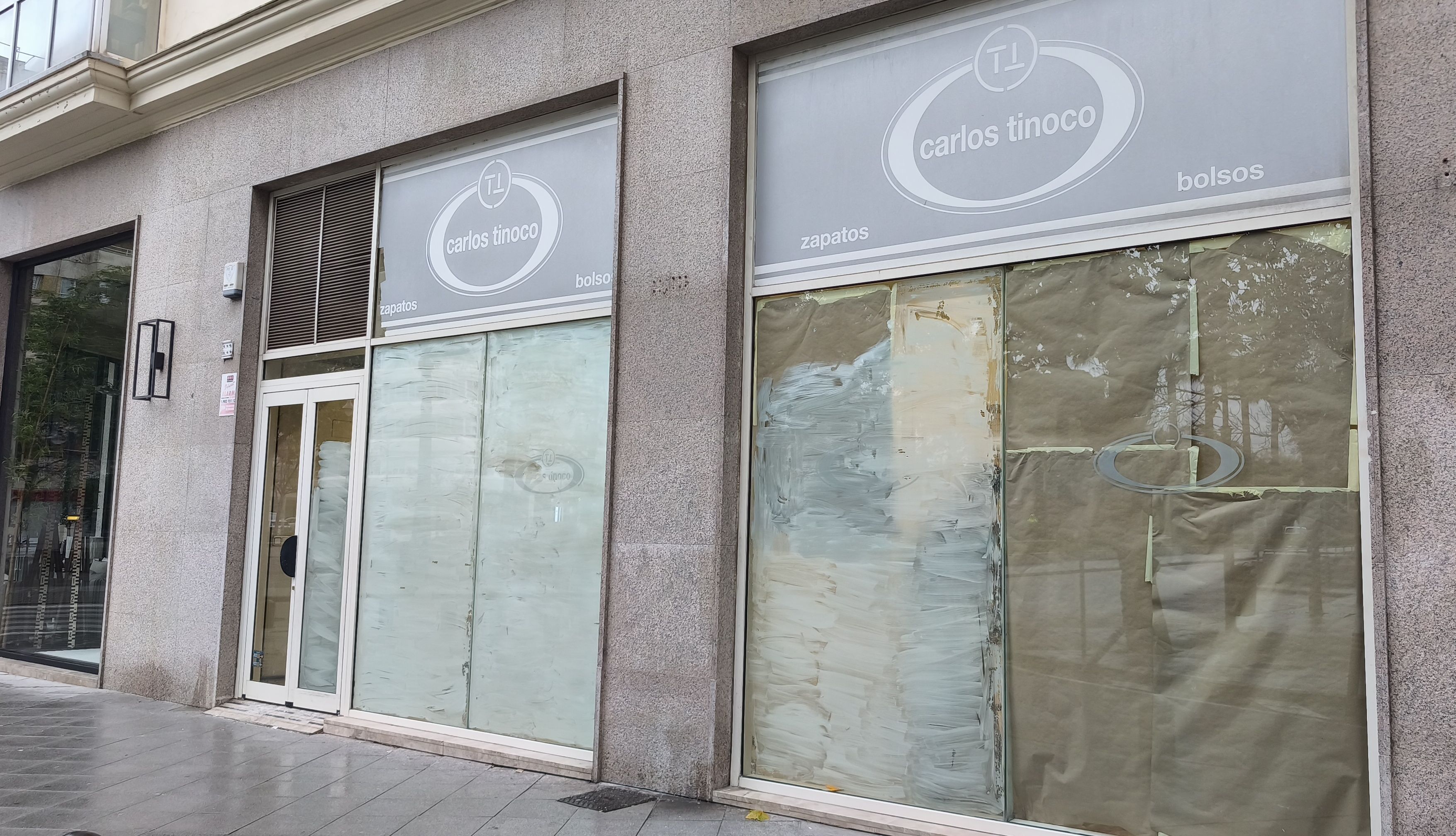 Fachada de Tinoco, que ya ha cerrado en la Plaza del Caballo.