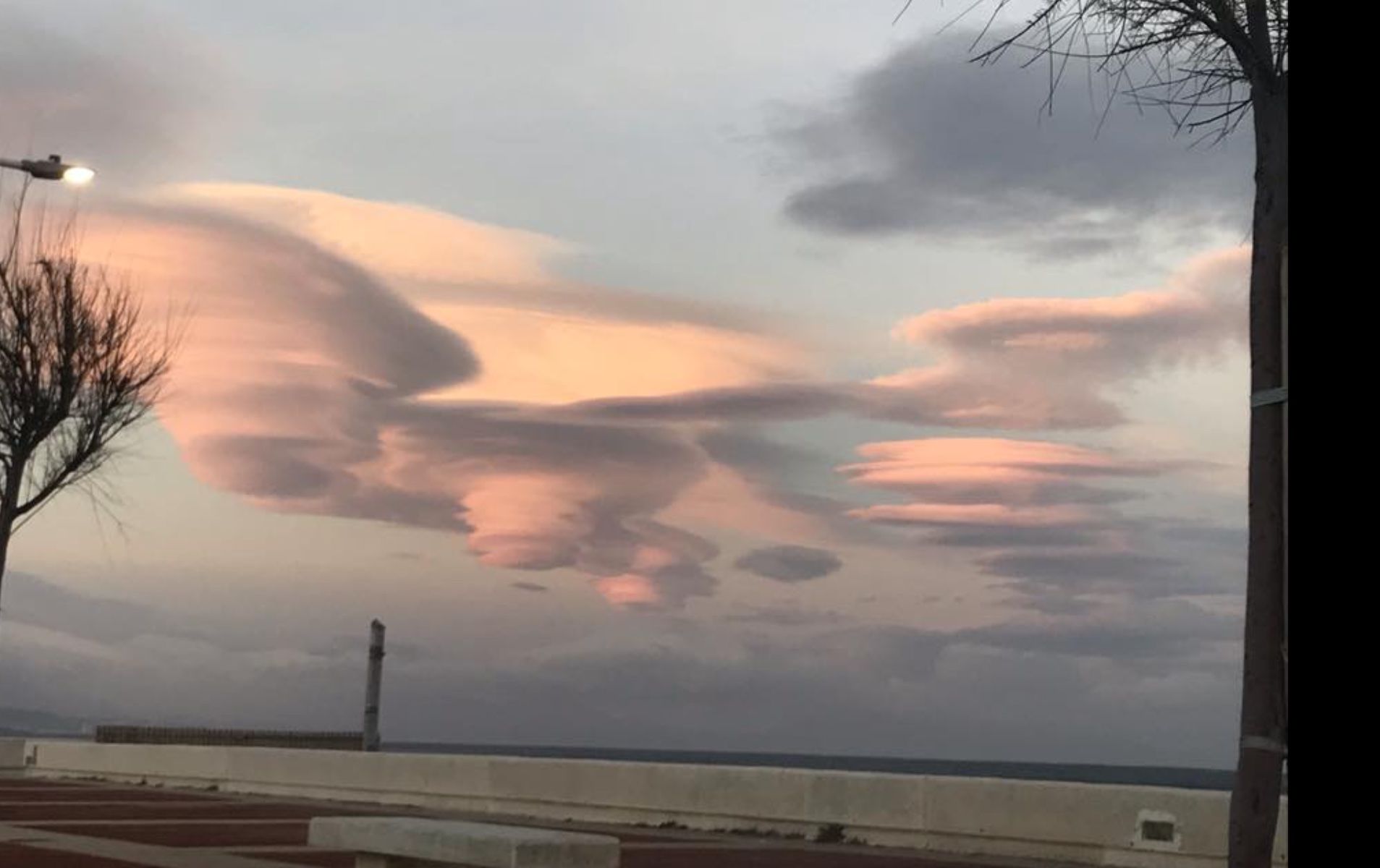 Nubes lenticulares vistas desde Jimena de la Frontera durante la jornada del martes.