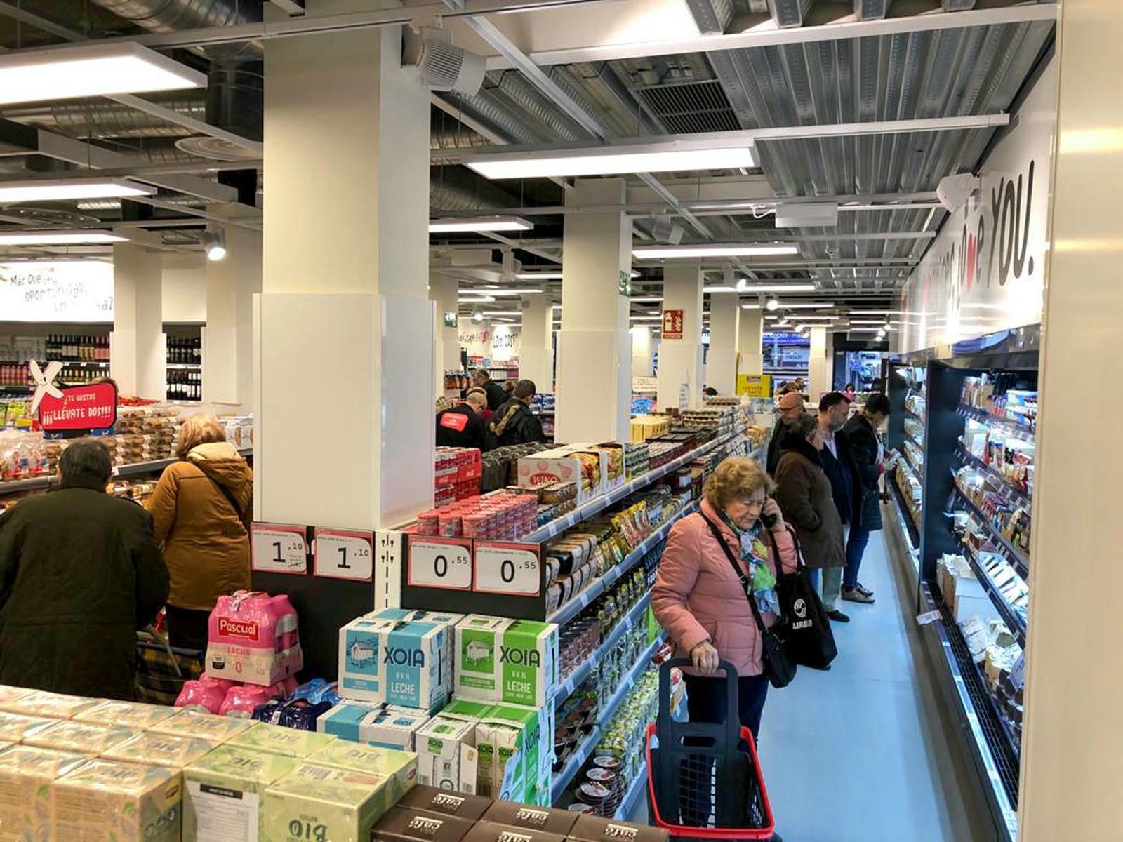 Interior de una tienda PrimaPrix en España, que prevé desembarcar también en Jerez.
