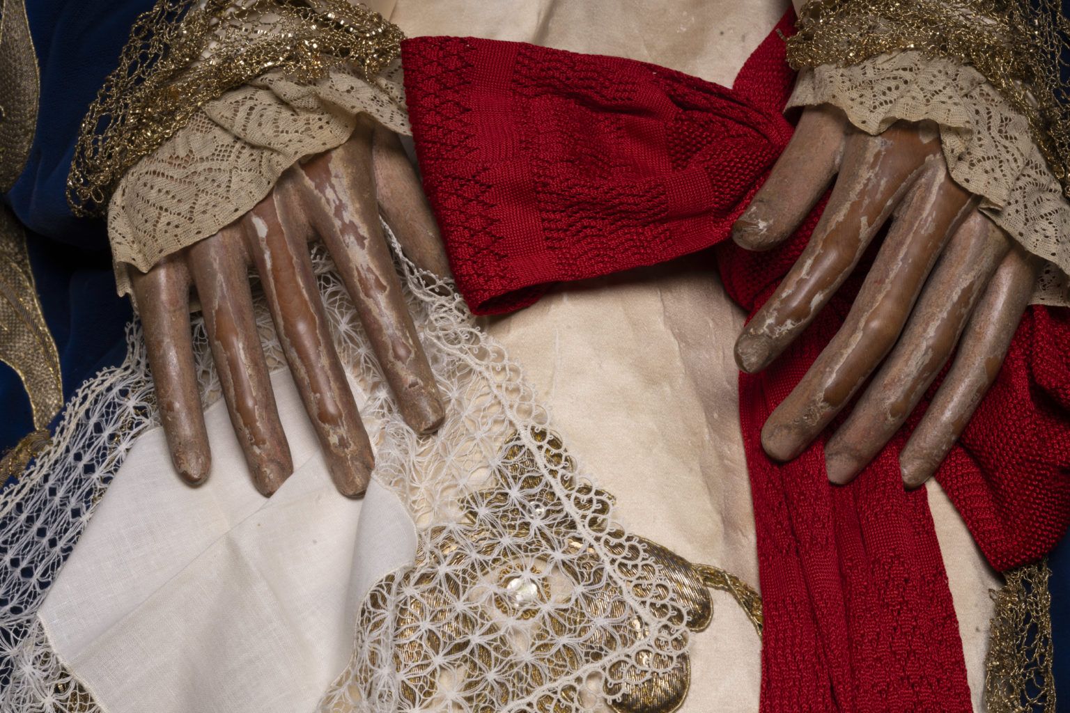 Aspecto actual de las manos de la Virgen de los Reyes. 