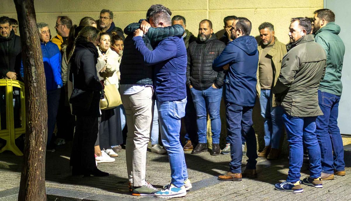 Familiares y vecinos, rotos de dolor en Aljaraque.