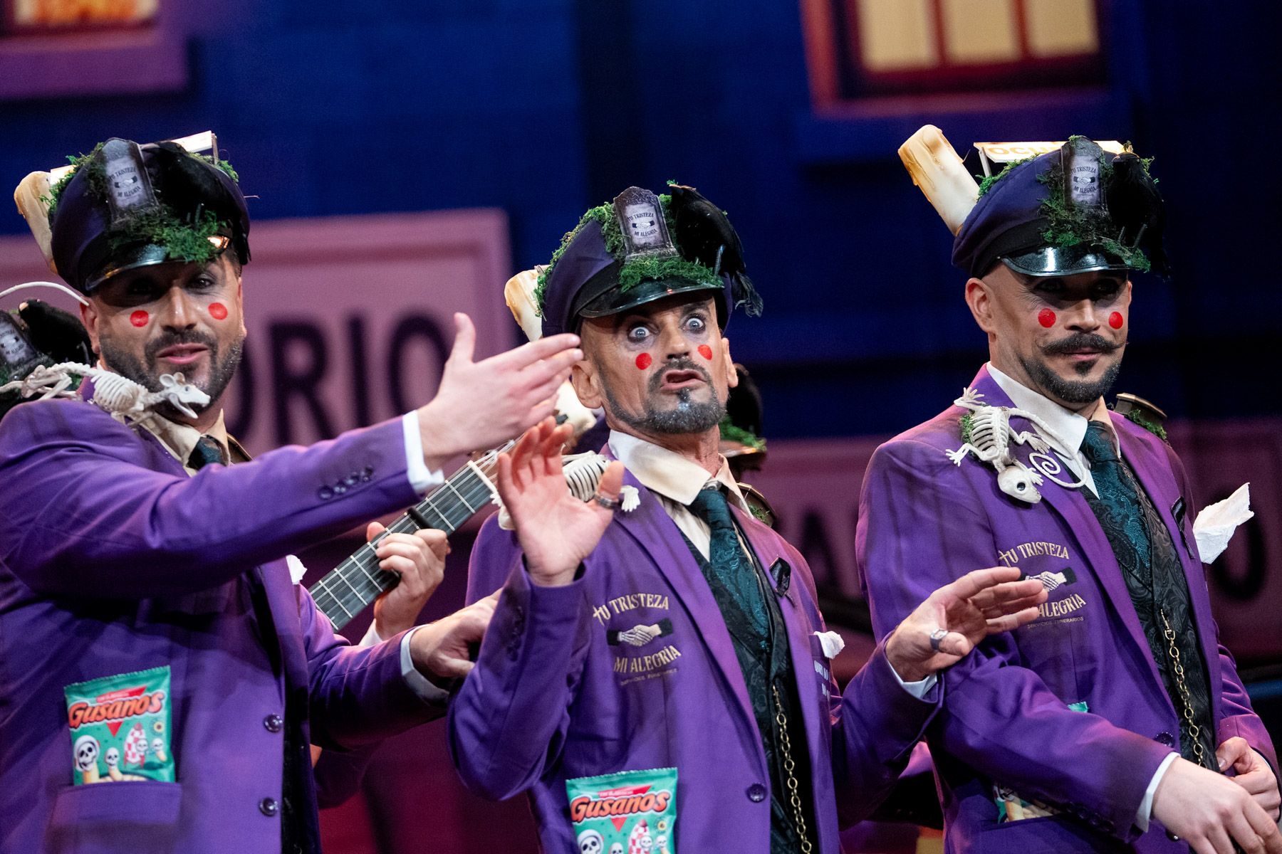 Chirigota LOS QUE TE DAN EL ÚLTIMO VIAJE 5