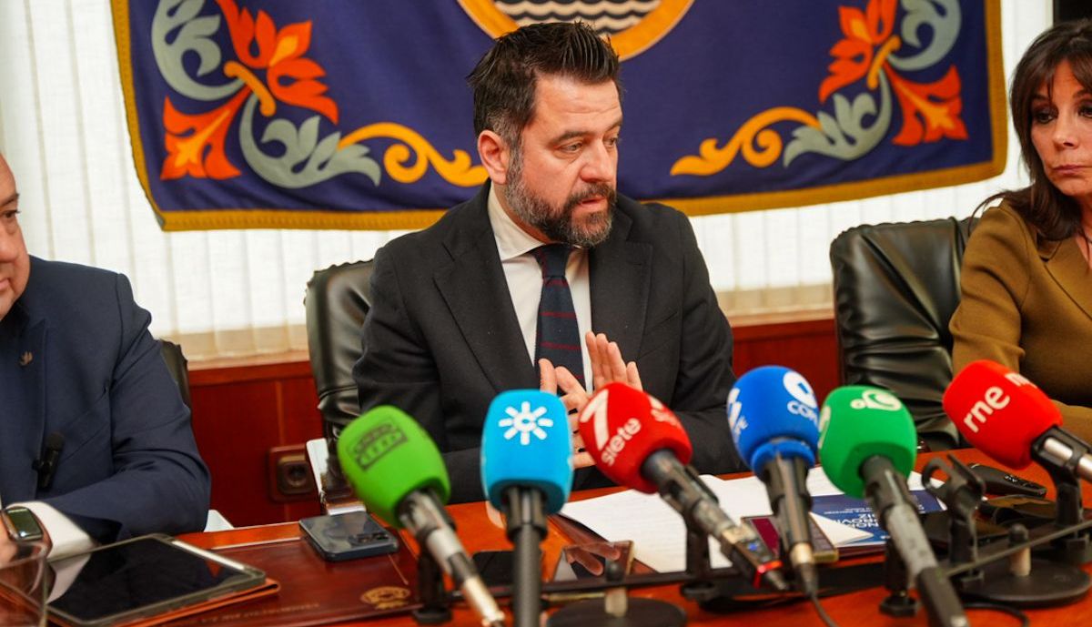 Zona Franca UCA estudio economía azul Fran González Casimiro Mantell Carmen Camelo