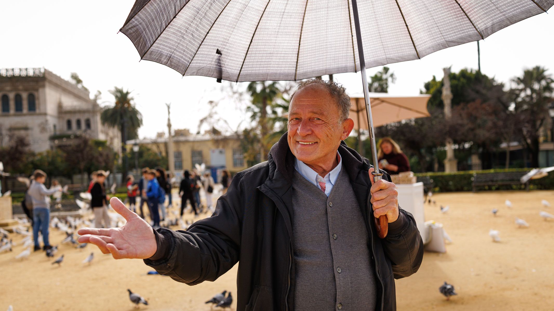El mítico presentador de la información meteorológica en Canal Sur Televisión acaba de jubilarse.