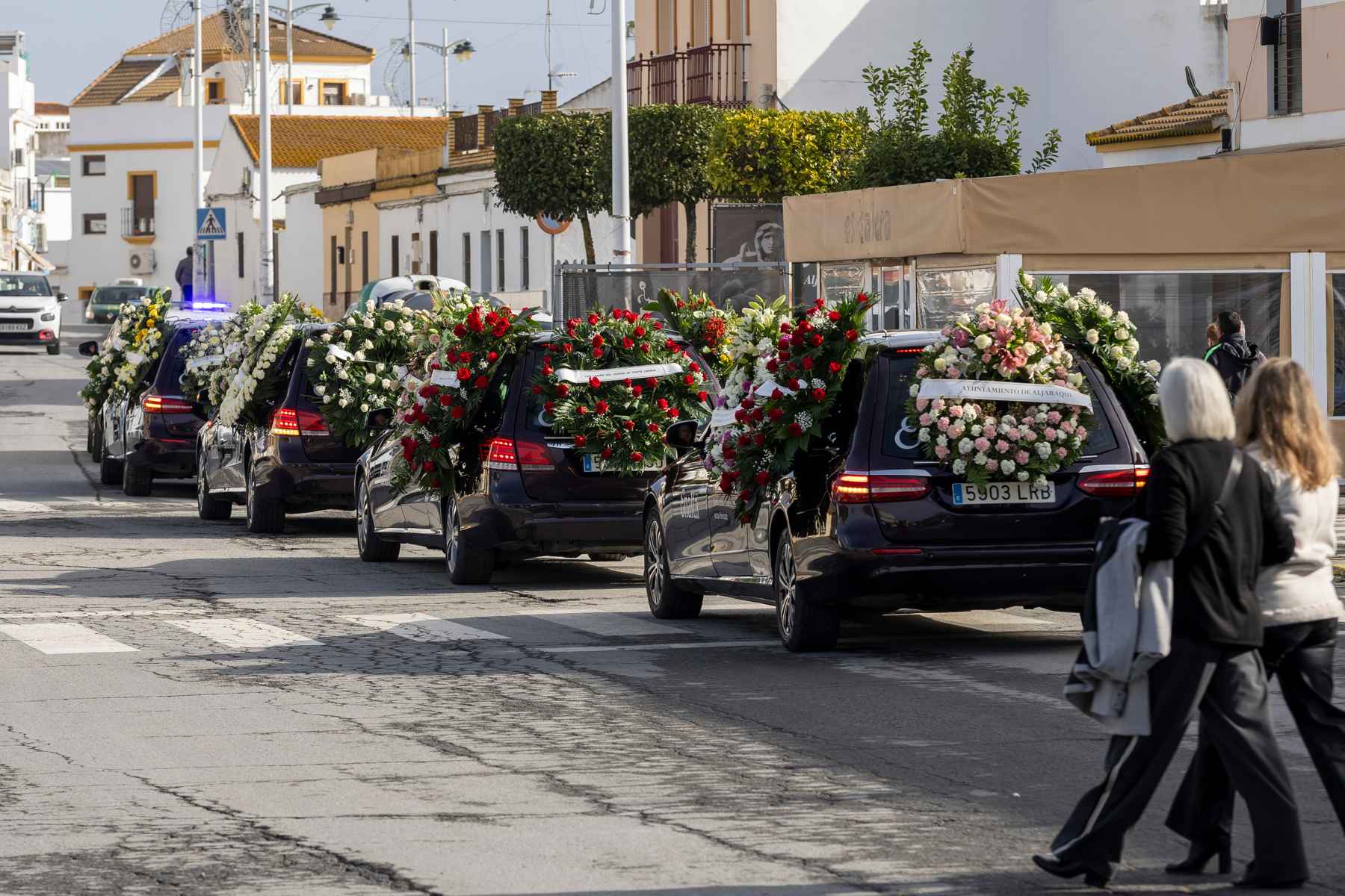 Los féretros de los cuatro miembros de la familia Zamorano Álvarez fallecidos el pasado domingo en el trágico accidente ferroviario de Adamuz. Los féretros de los cuatro miembros de la familia Zamorano Álvarez fallecidos el pasado domingo en el trágico accidente ferroviario de Adamuz.