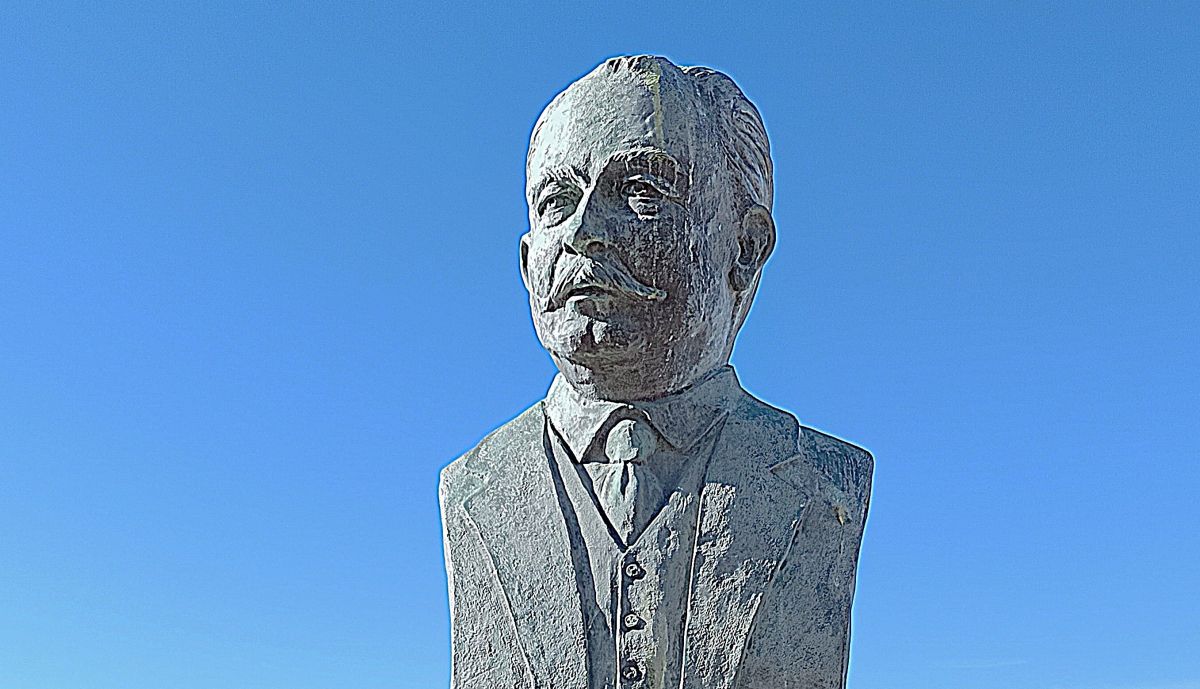 Detalle visión frontal busto del 'Tío de la Tiza'.
