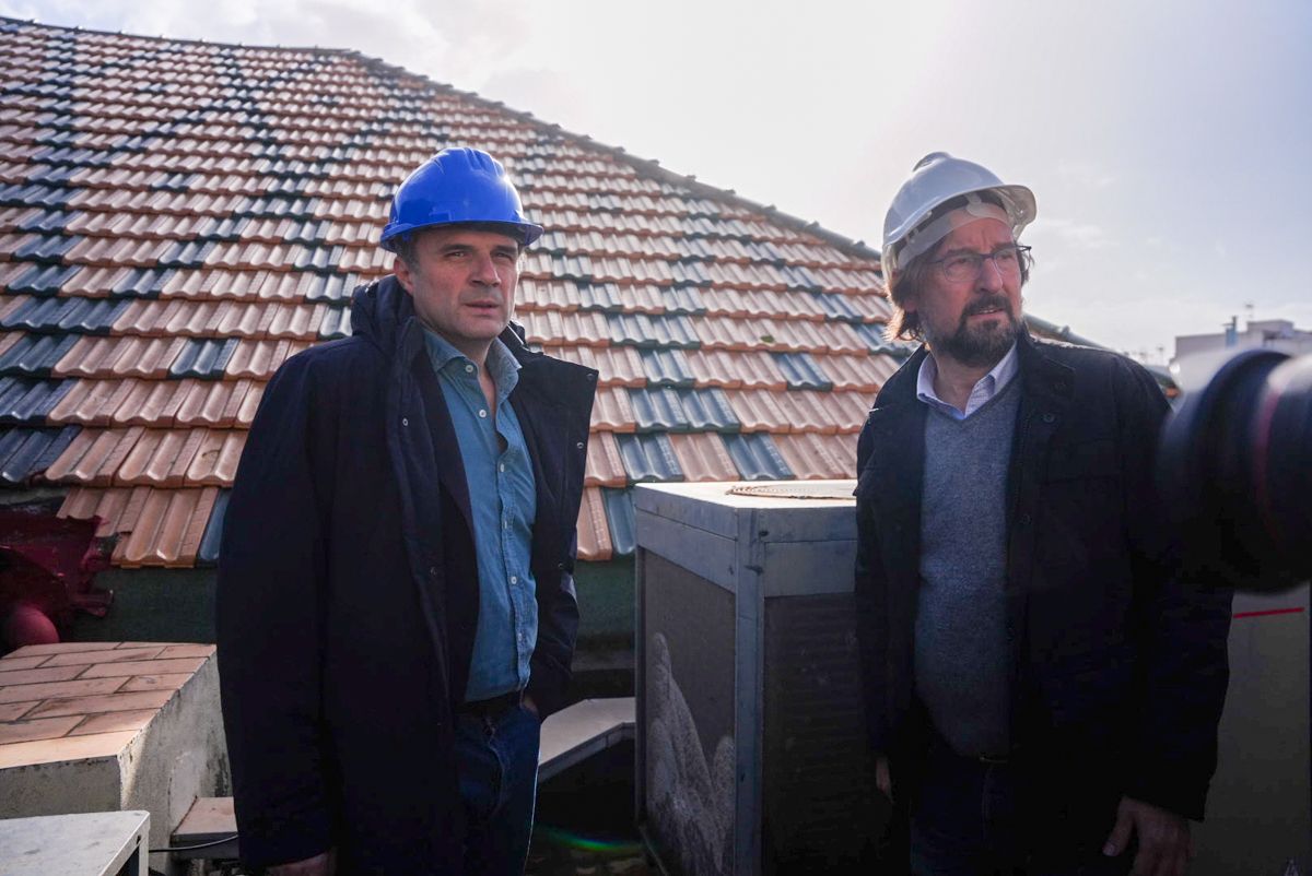 Bruno García, junto a un responsable de Urbanismo en una visita a una obra este mes de enero. Bruno García, junto a un responsable de Urbanismo en una visita a una obra este mes de enero.