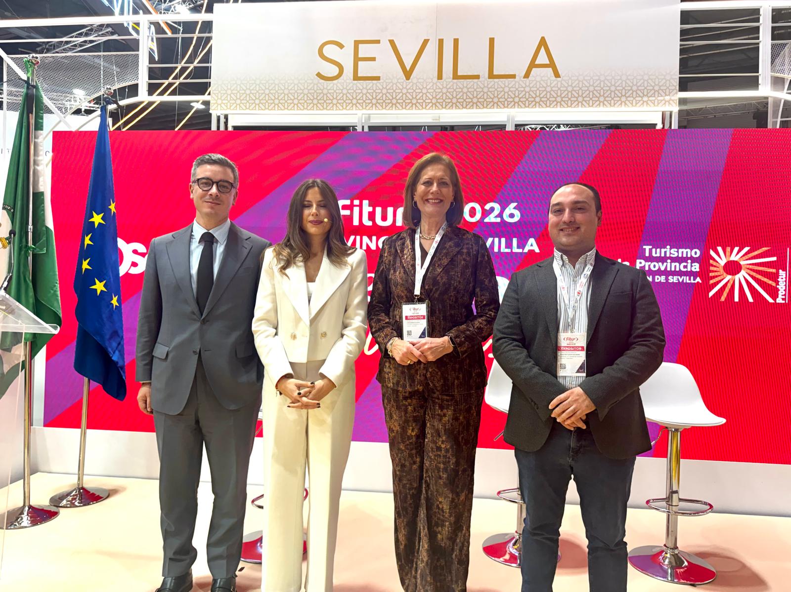 Rodrigo Rodríguez Hans, vicepresidente de Prodetur. Rosario Andújar, alcaldesa de Osuna. Jesús Heredia concejal delegado de turismo de Osuna