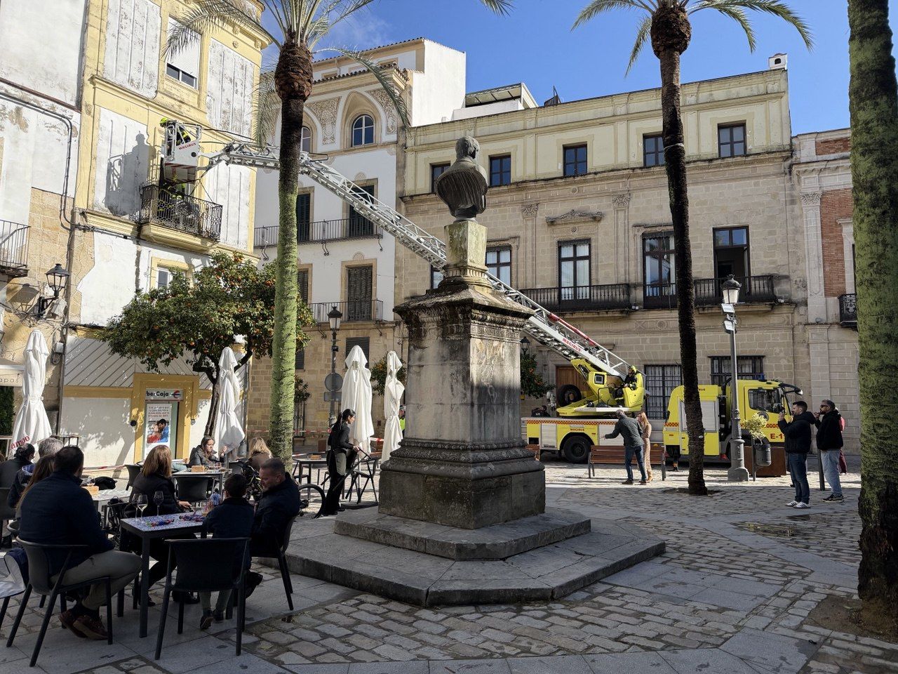 La grúa del camión.