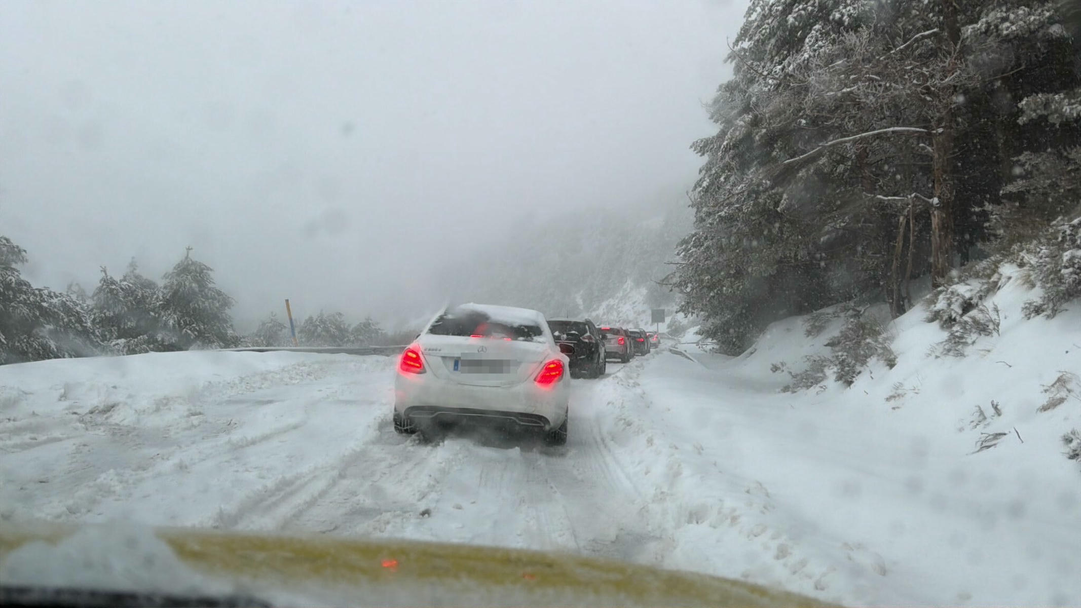 La nieve al bajar de Sierra Nevada. La nieve al bajar de Sierra Nevada.