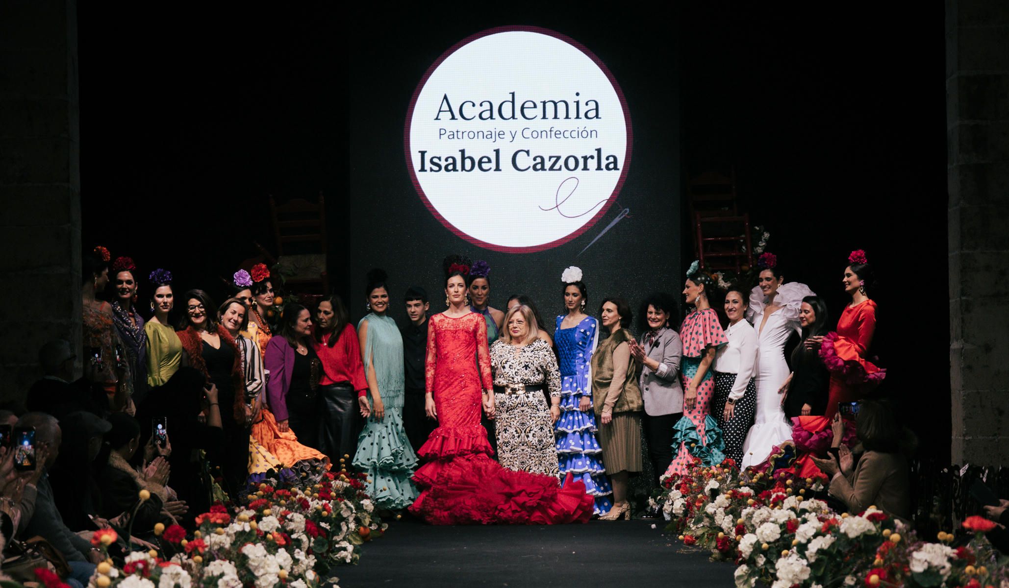 La Academia Isabel Cazorla tras la presentación de Amaneceres