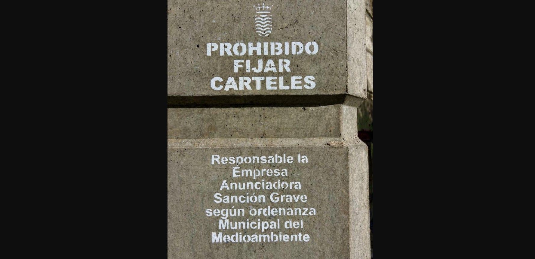Prohibido fijar carteles en Jerez. Prohibido fijar carteles en Jerez.