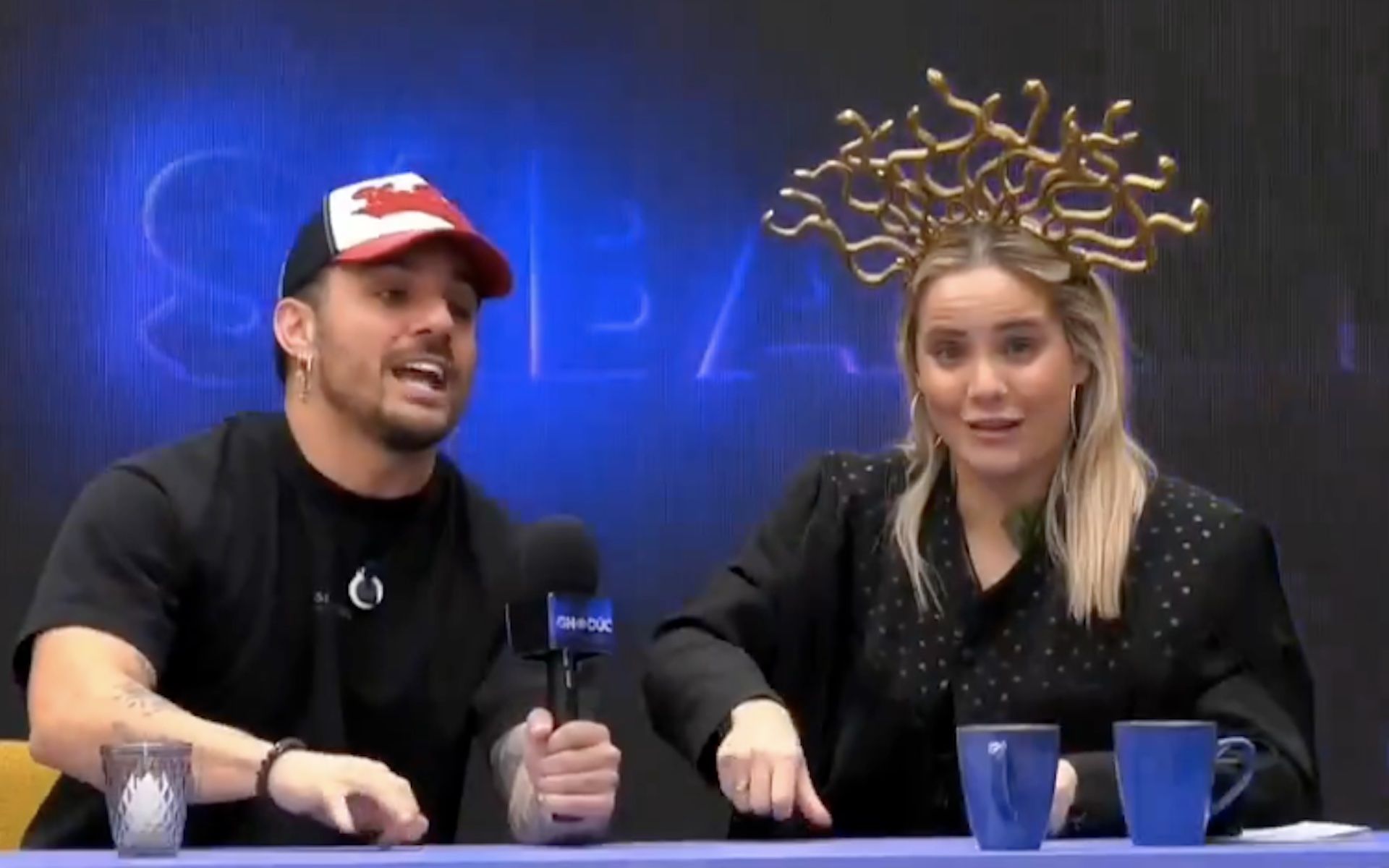 Manuel y Gloria González, improvisando una chirigota en 'GH Dúo'. Manuel y Gloria González, improvisando una chirigota en 'GH Dúo'.