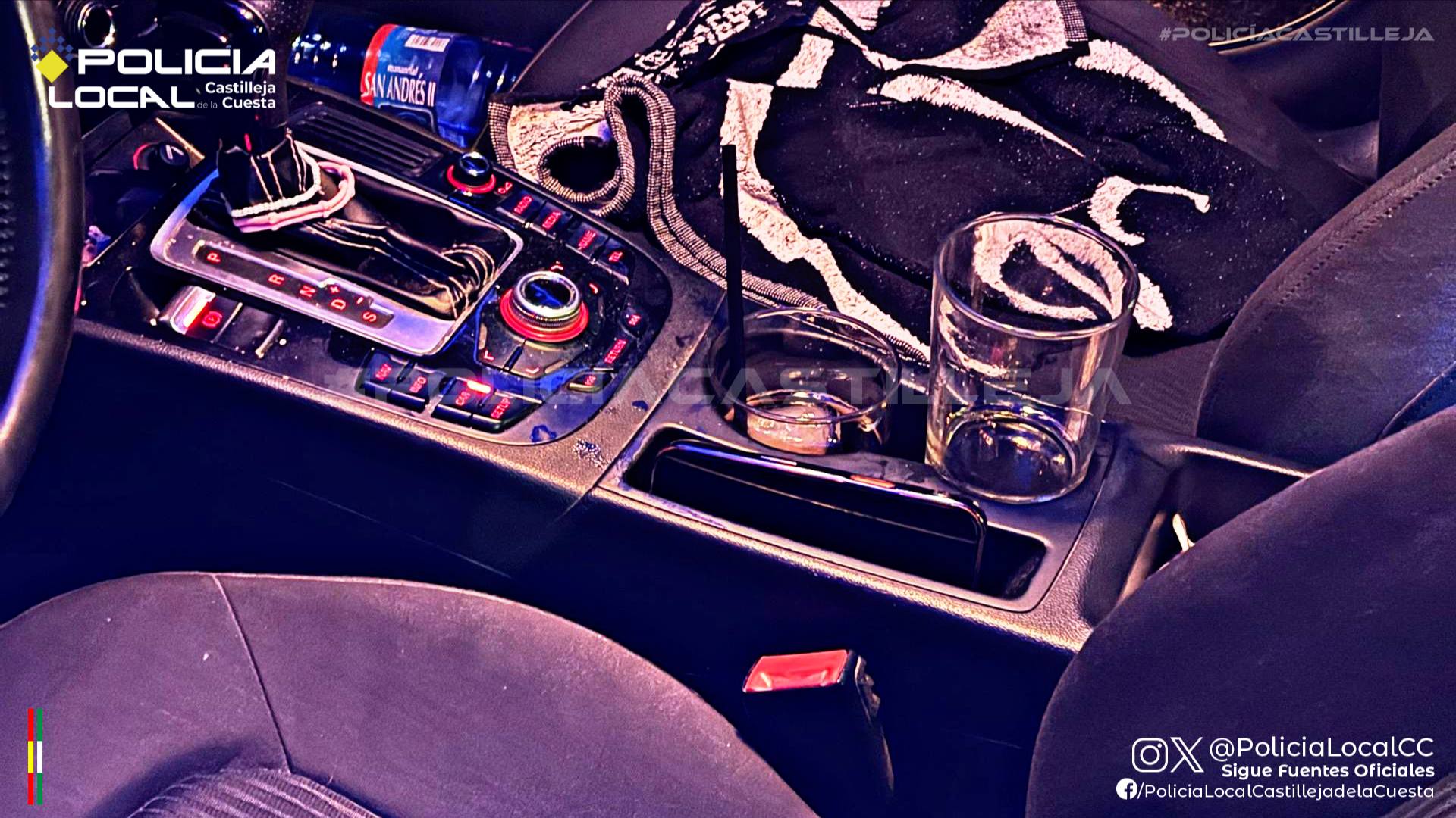 Imagen del vaso en el coche. Imagen del vaso en el coche.