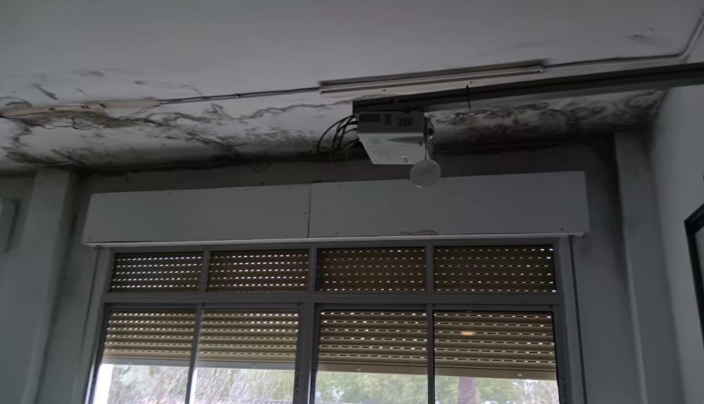 Las humedades están dañando los equipos.