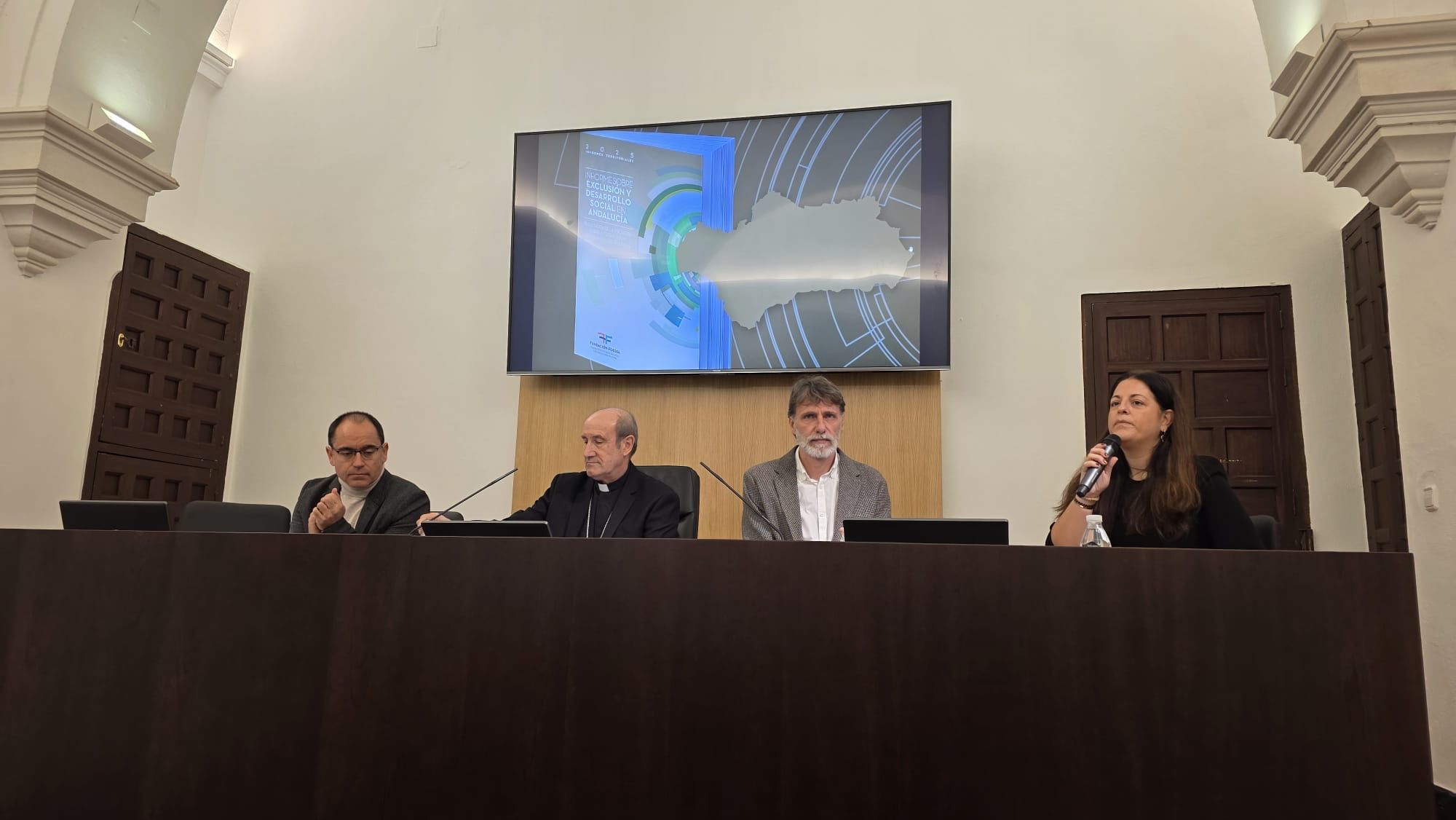 Comparecencia posterior a la asamblea de los obispos andaluces. Comparecencia posterior a la asamblea de los obispos andaluces.