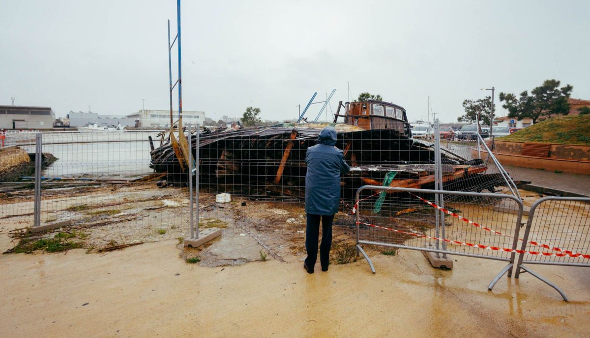 VAPORCITO DESTRUIDO EL PUERTO 01