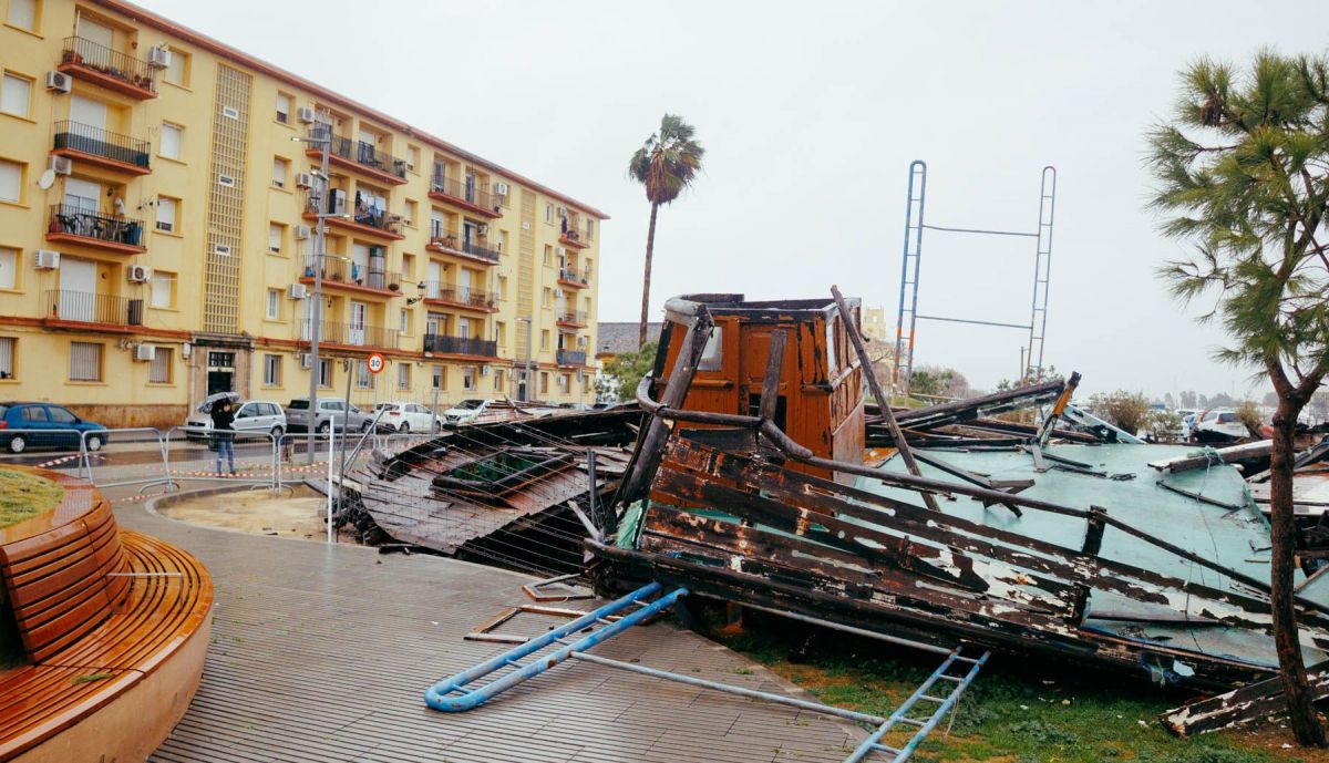 VAPORCITO DESTRUIDO EL PUERTO 05