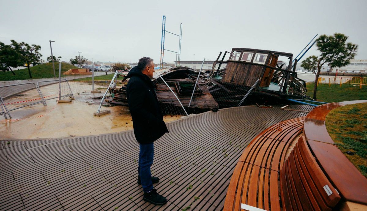 VAPORCITO DESTRUIDO EL PUERTO 09