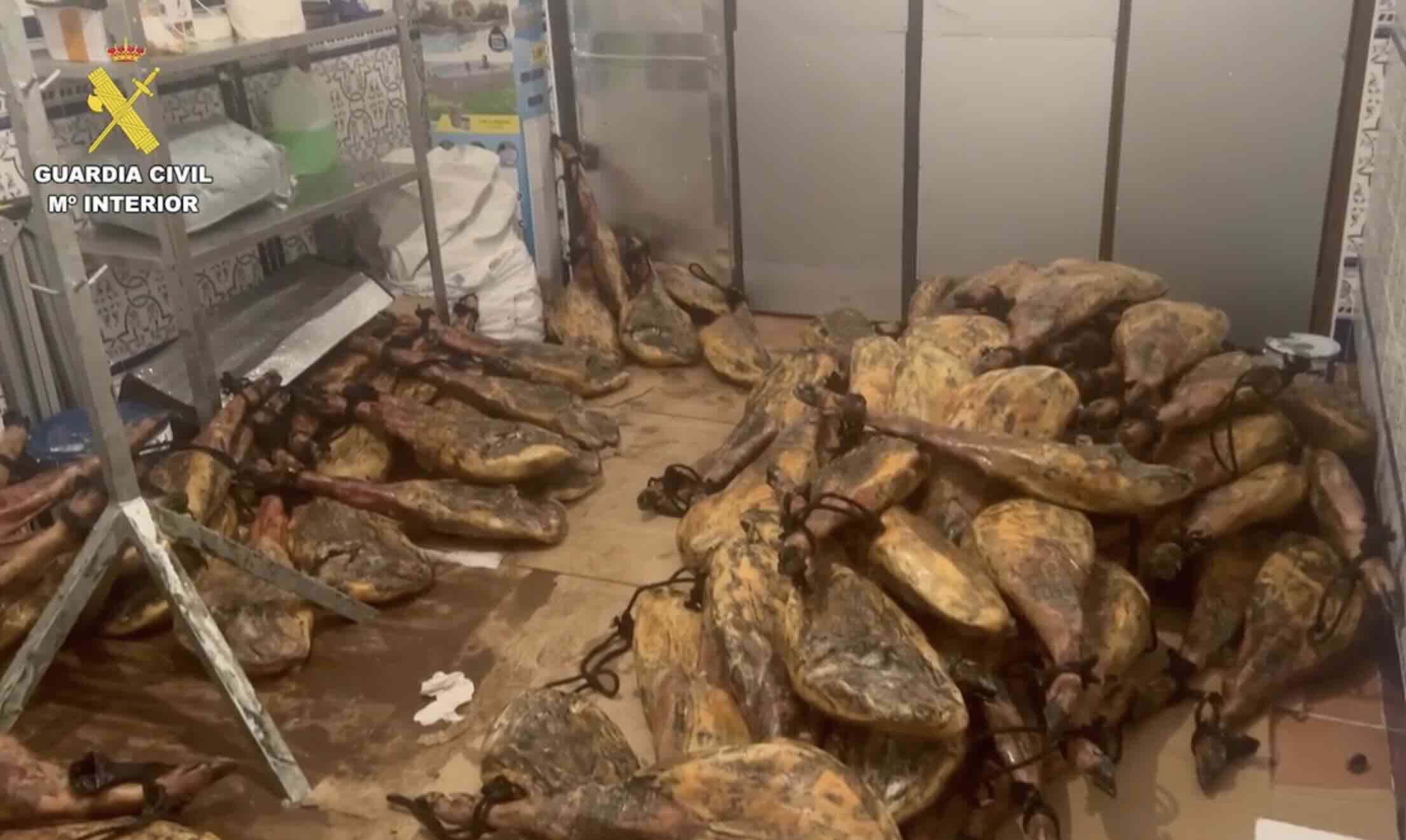 Cae la banda de los ladrones de jamón: 300 patas robadas y otros asaltos de Alcalá a Chiclana.