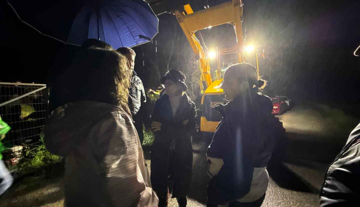 Dispositivo de prevención está activado ante el riesgo de que el río siga subiendo de nivel.