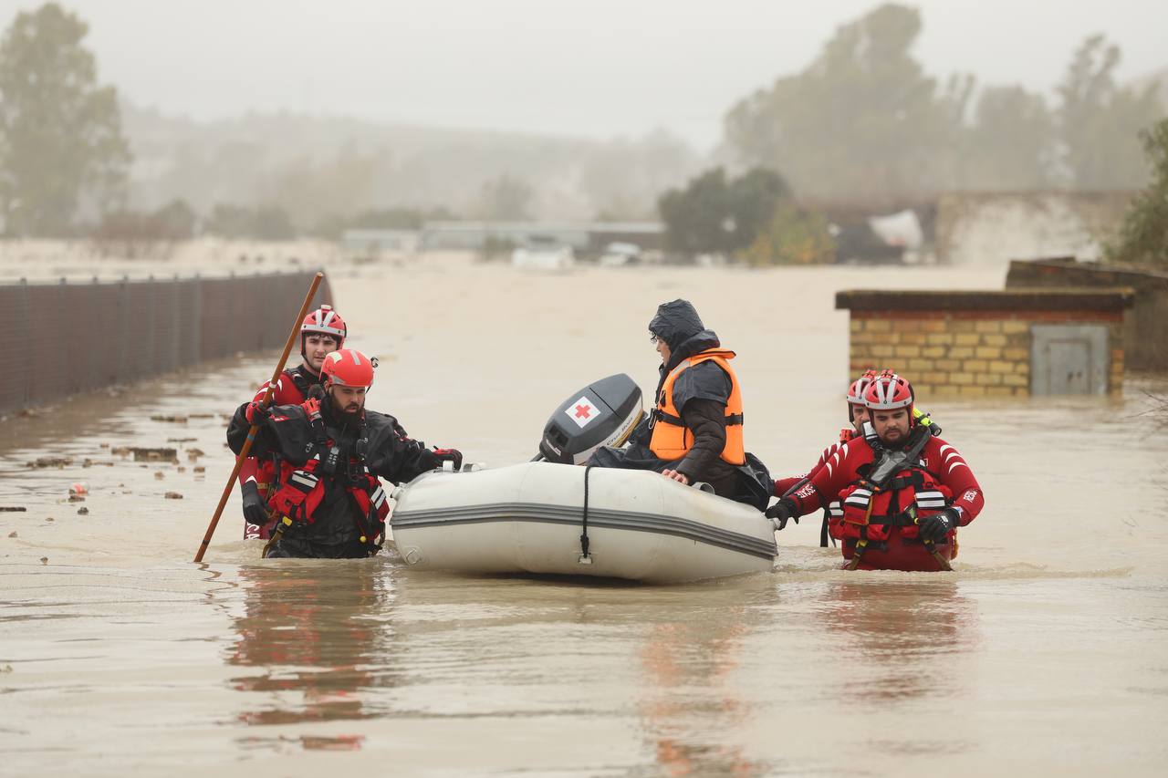 Desalojo en Las Pachecas por el temporal.