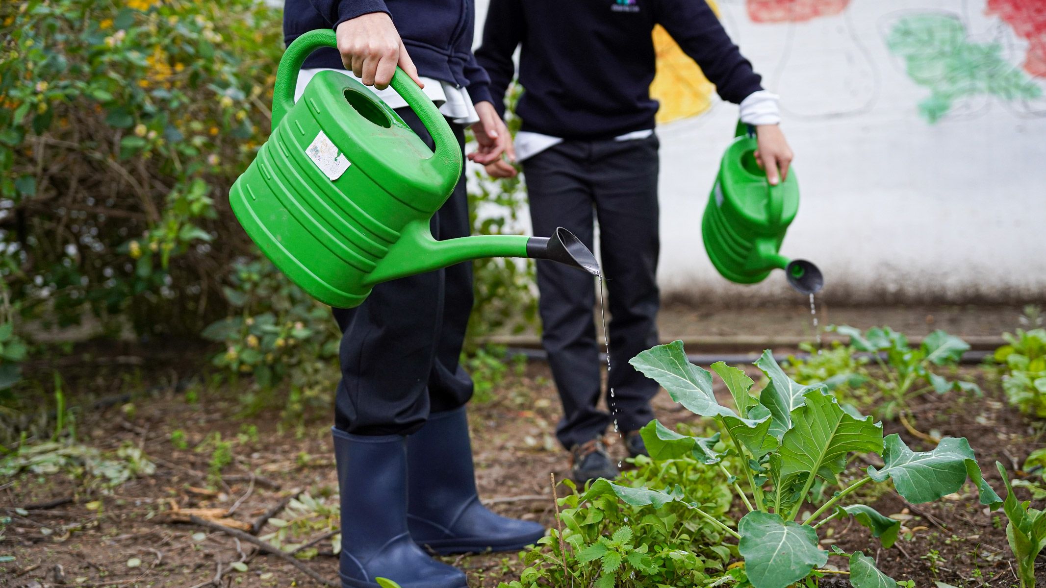 Niños en el patio de un colegio de Sevilla.