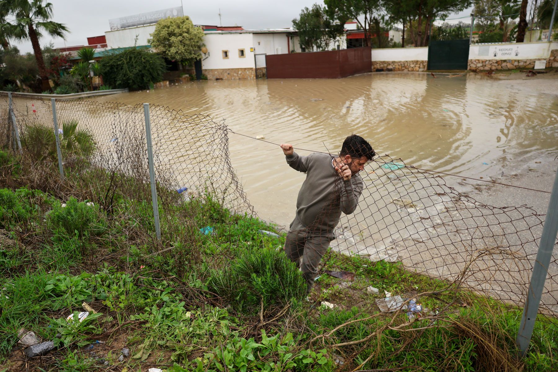 Uno de los momentos complicados en el Jerez rural por el Guadalete. Uno de los momentos complicados en el Jerez rural por el Guadalete.