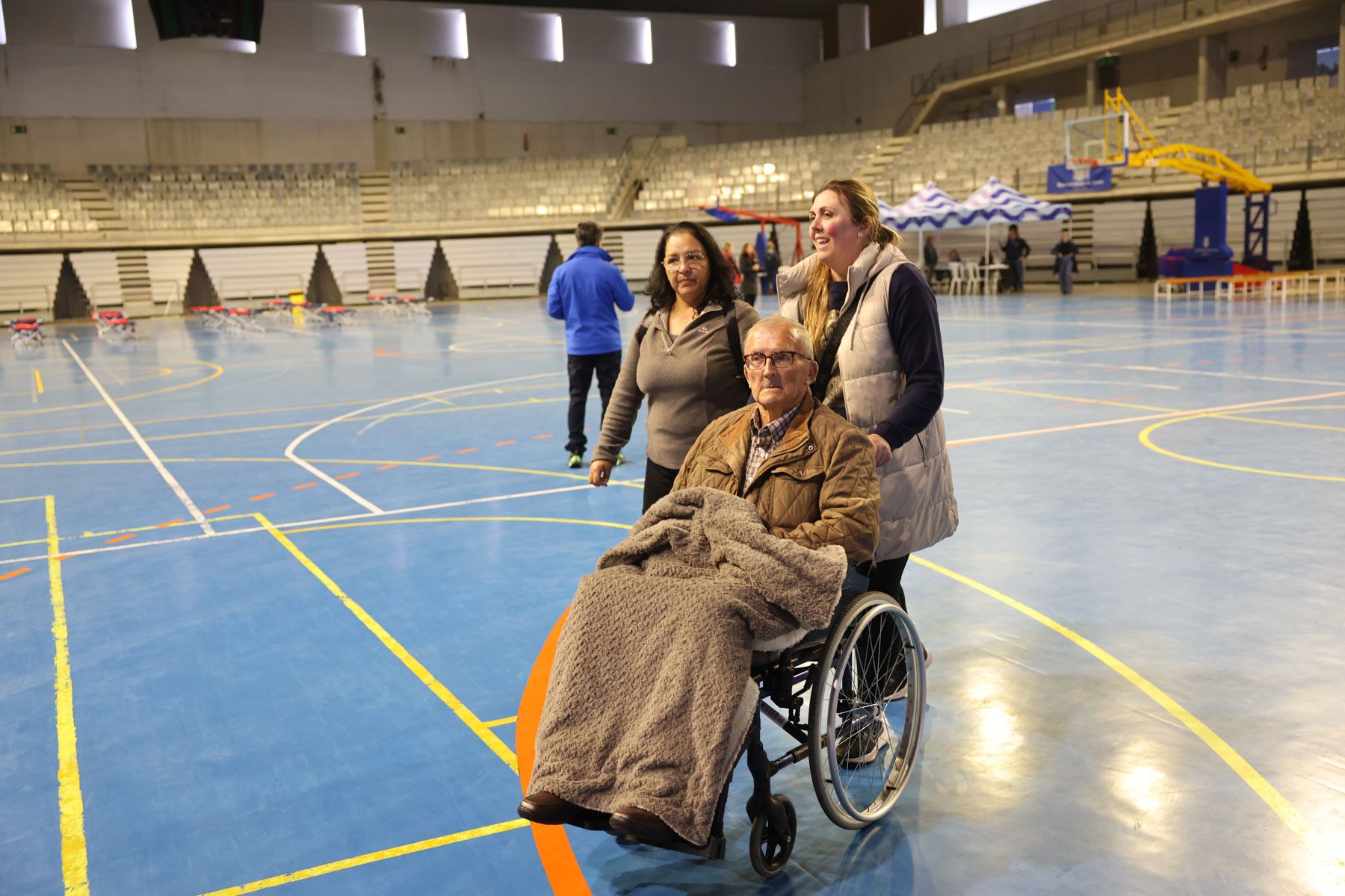 Antonio Vega, de 80 años, uno de los vecinos desalojados por la crecida del Guadalete en el Jerez rural.