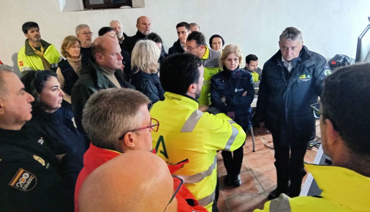 Una imagen de la reunión de esta noche en el Puesto de Mando Avanzado.