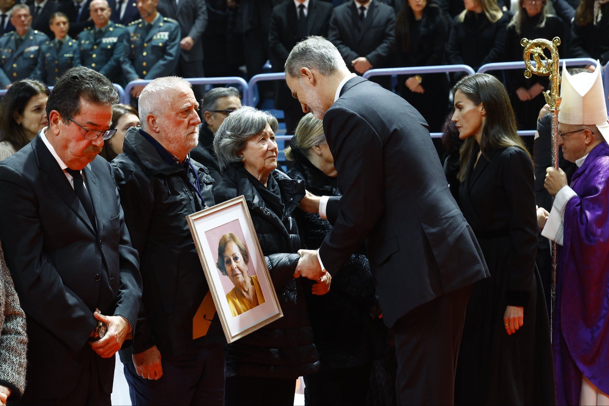 Los Reyes de España, en el funeral celebrado en Huelva por las víctimas.