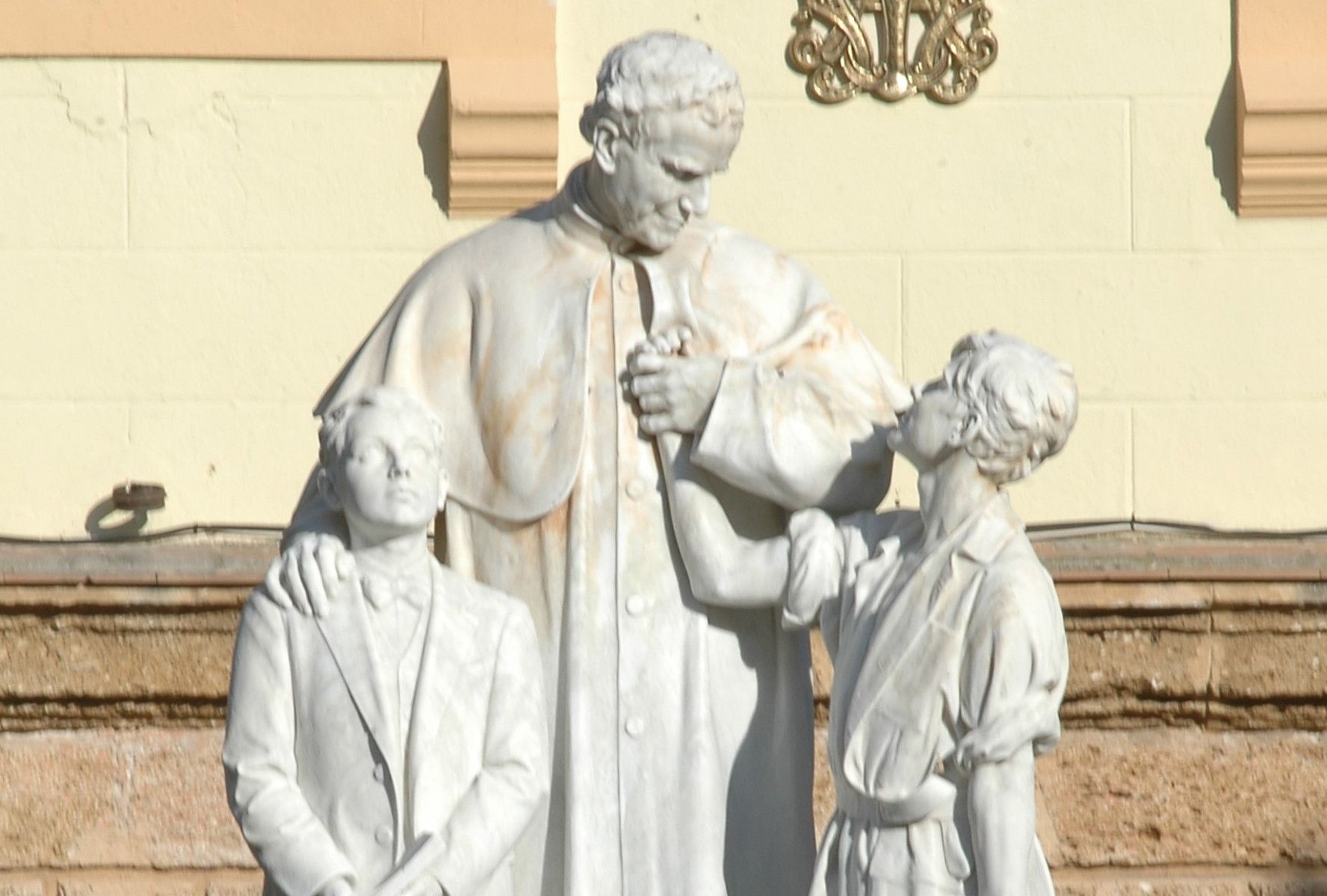Monumento a San Juan Bosco.