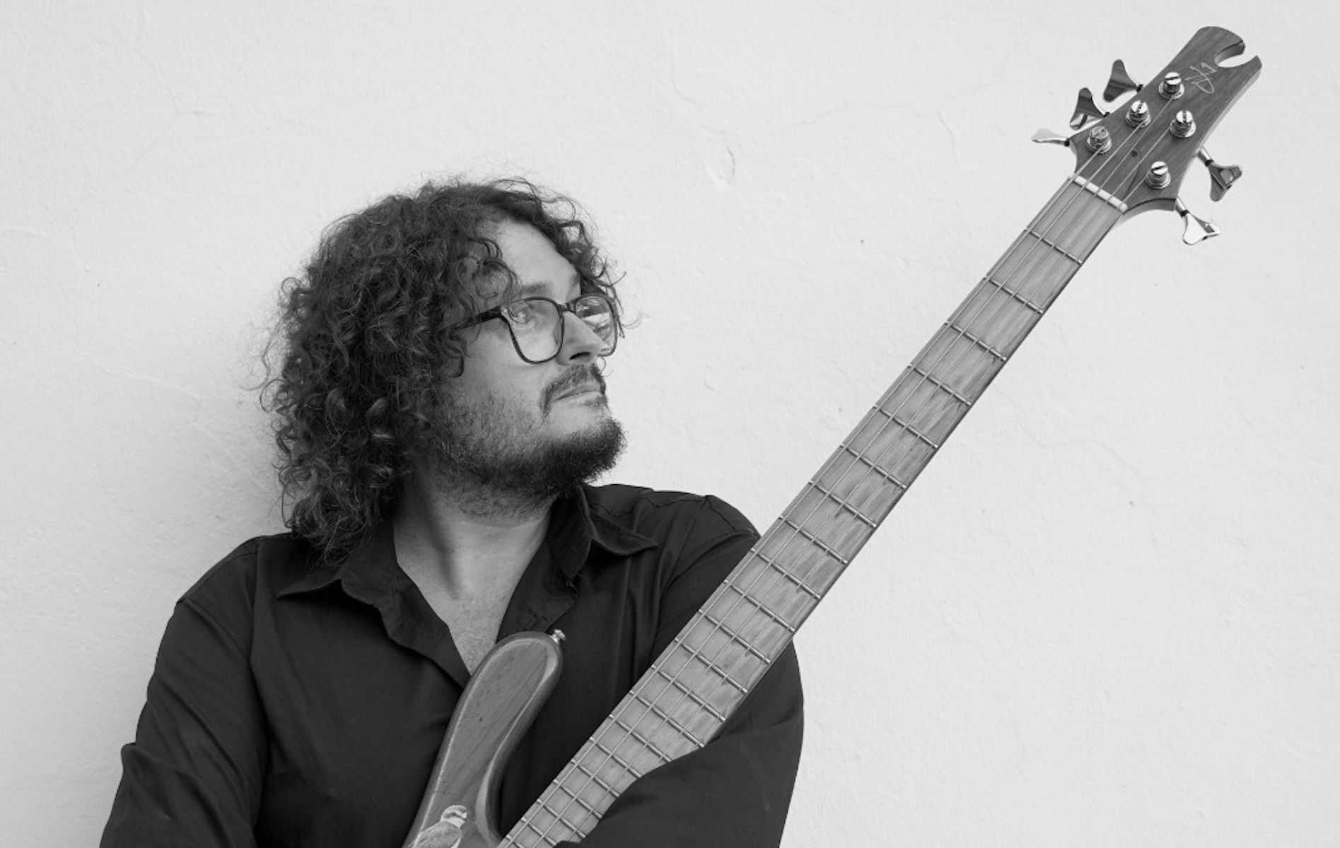 Ricardo Piñero y su bajo flamenco. Ricardo Piñero y su bajo flamenco.