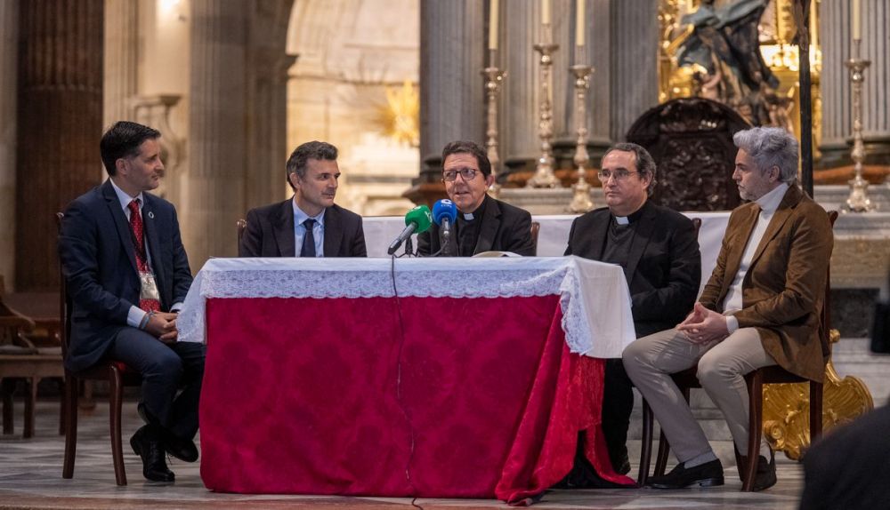 D. Ramón Darío Valdivia Giménez Obispo Auxiliar de Sevilla y Administrador apostólico de Cadiz y Ceuta   