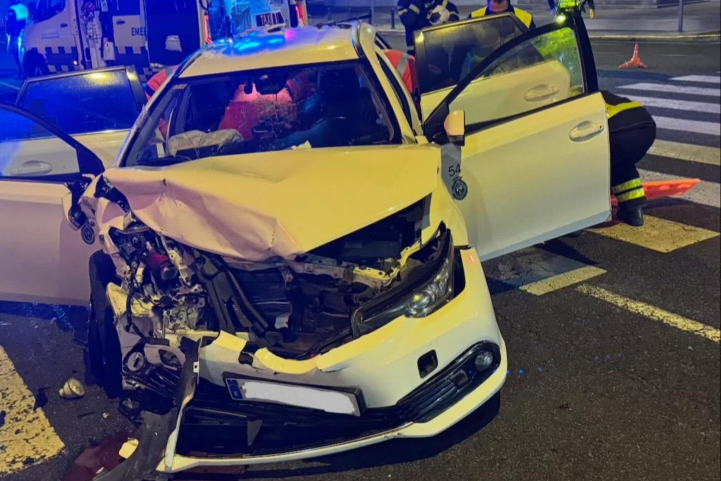 Estado en el que ha quedado el taxi.