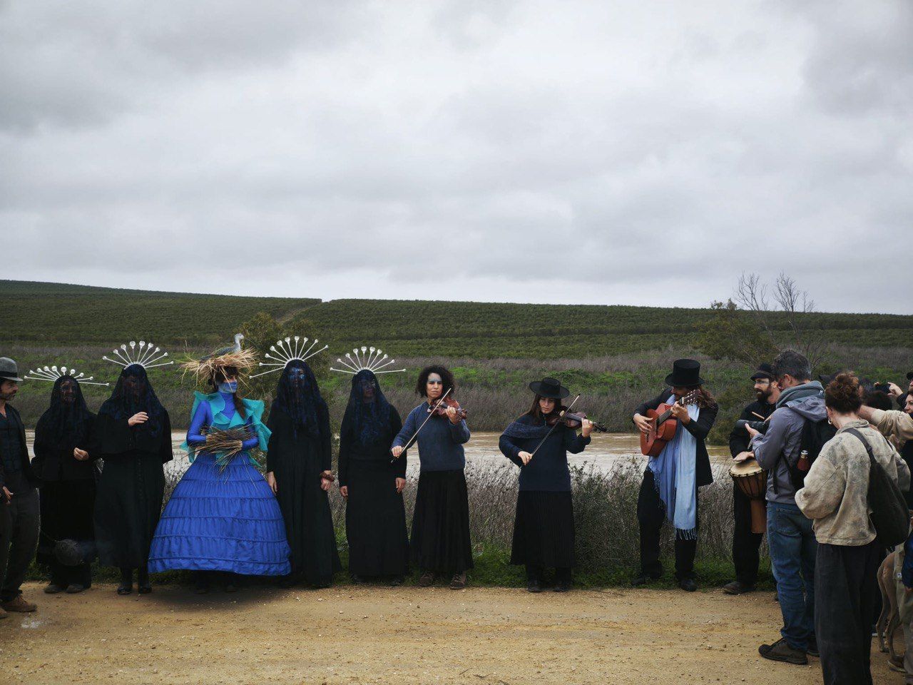 El funeral simulado por la laguna de la Janda. El funeral simulado por la laguna de la Janda.