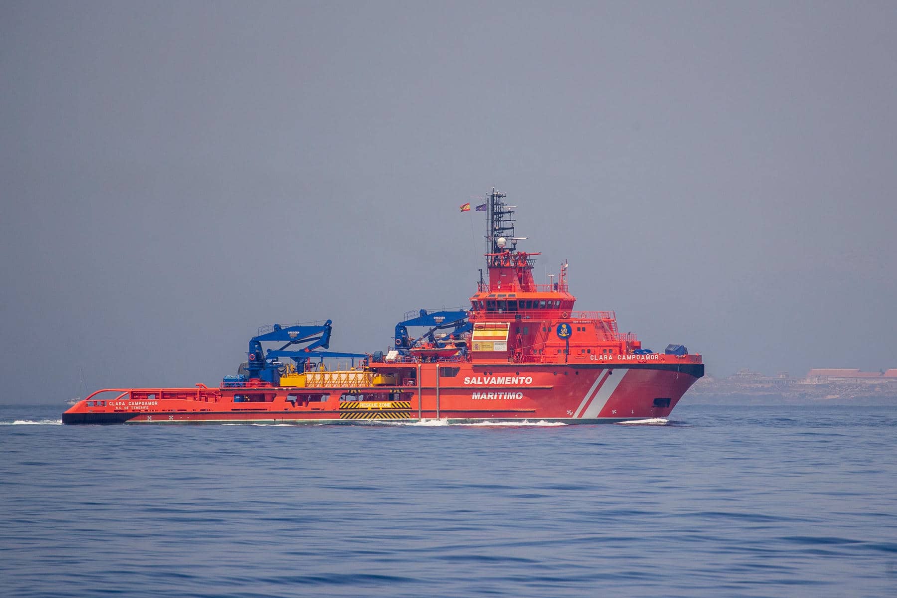 Una embarcación de Salvamento Marítimo implicada en la búsqueda,