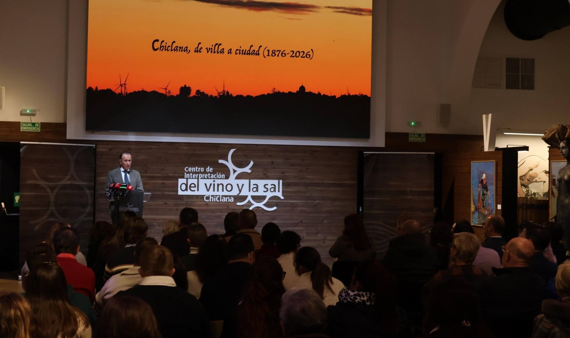 El alcalde de Chiclana, José María Román, en un acto por el 150 aniversario del título de ciudad.